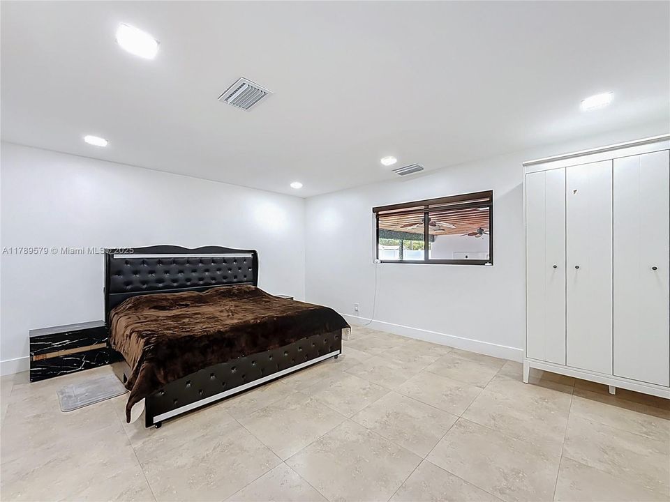 Недавно арендовано: $7,700 (5 спален, 4 ванн, 3857 Квадратных фут)