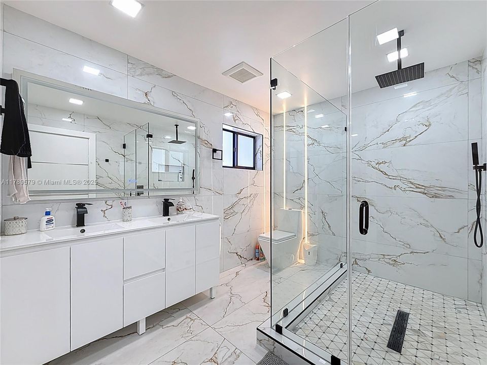 Недавно арендовано: $7,700 (5 спален, 4 ванн, 3857 Квадратных фут)