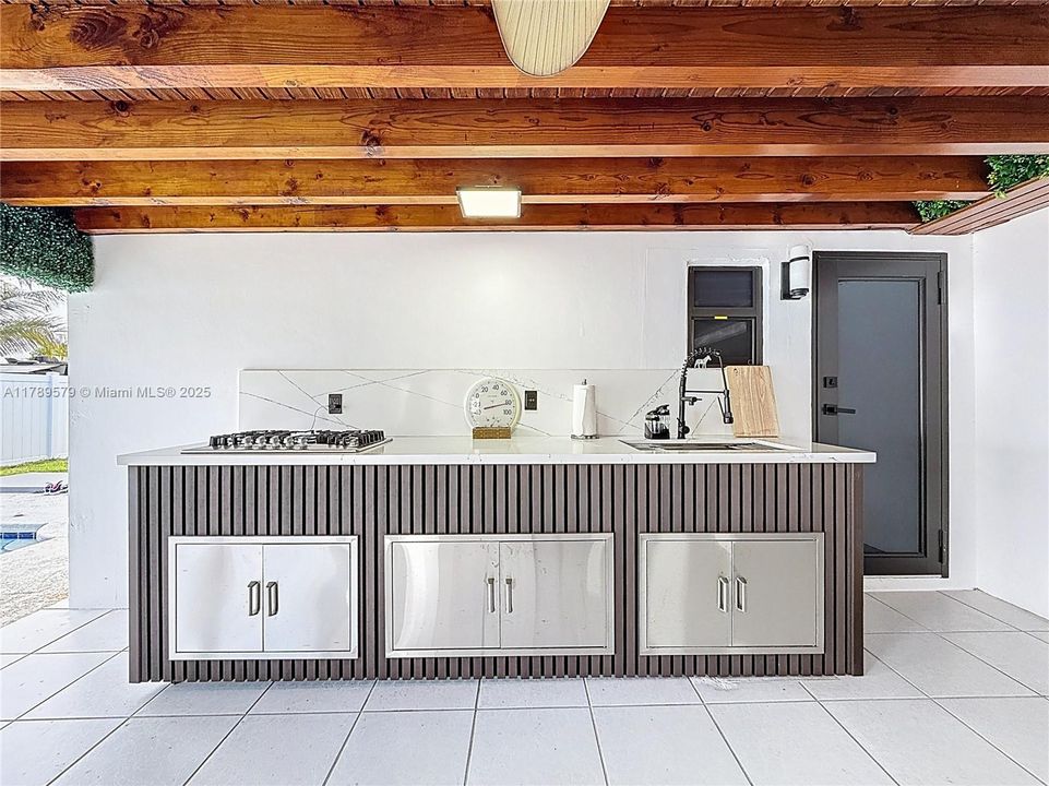 Недавно арендовано: $7,700 (5 спален, 4 ванн, 3857 Квадратных фут)