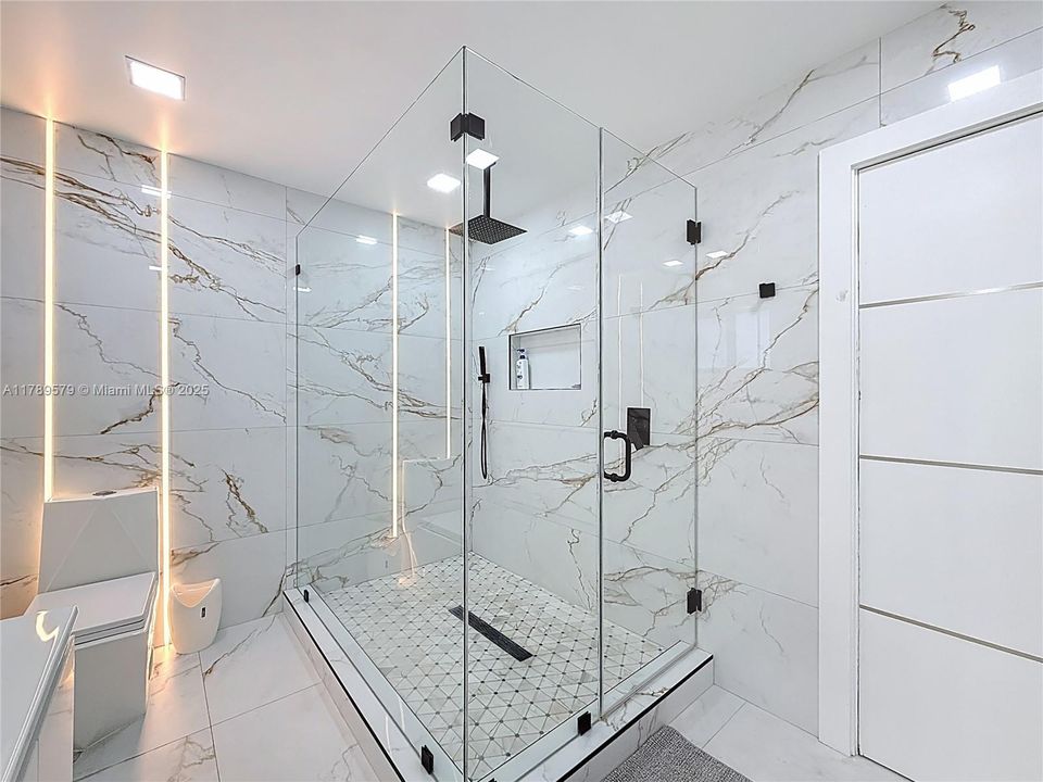 Недавно арендовано: $7,700 (5 спален, 4 ванн, 3857 Квадратных фут)