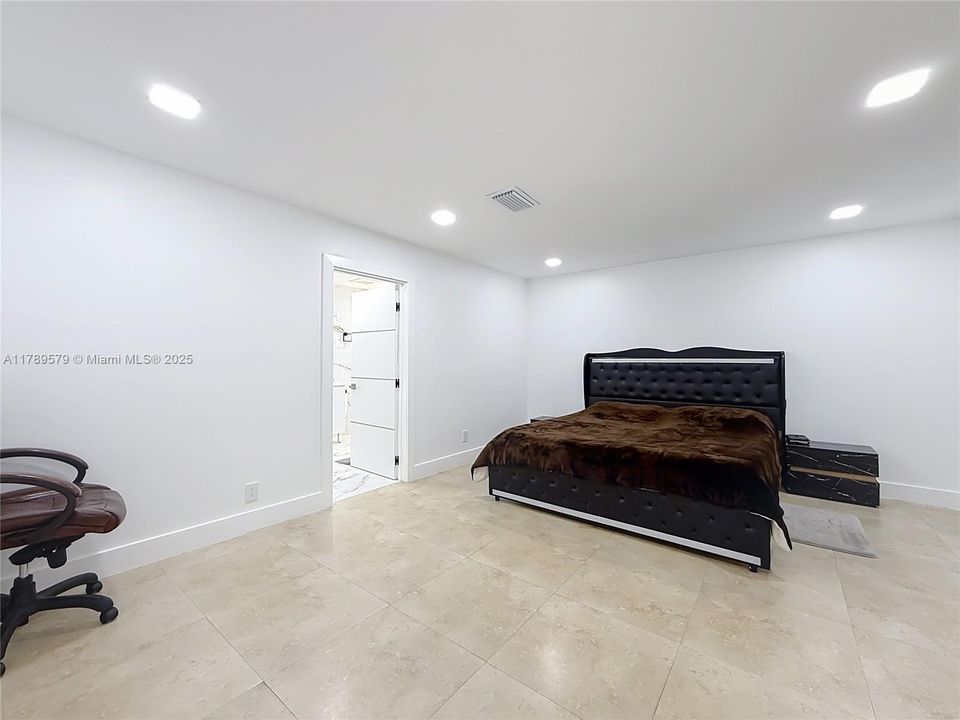 Недавно арендовано: $7,700 (5 спален, 4 ванн, 3857 Квадратных фут)