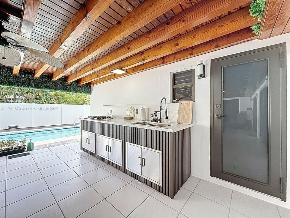 Недавно арендовано: $7,700 (5 спален, 4 ванн, 3857 Квадратных фут)