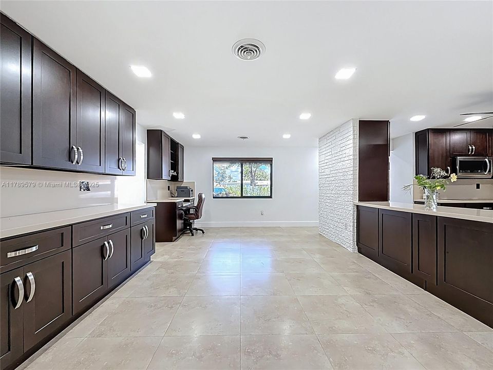 Недавно арендовано: $7,700 (5 спален, 4 ванн, 3857 Квадратных фут)