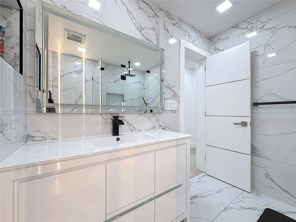 Недавно арендовано: $7,700 (5 спален, 4 ванн, 3857 Квадратных фут)