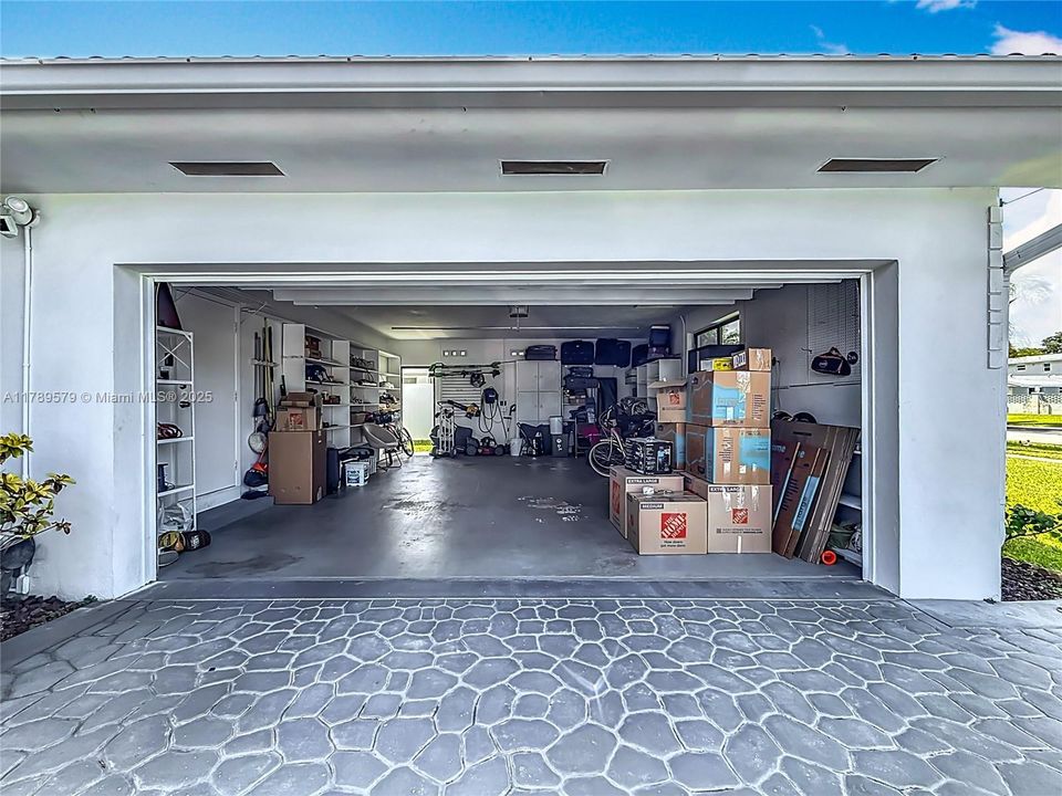 Недавно арендовано: $7,700 (5 спален, 4 ванн, 3857 Квадратных фут)