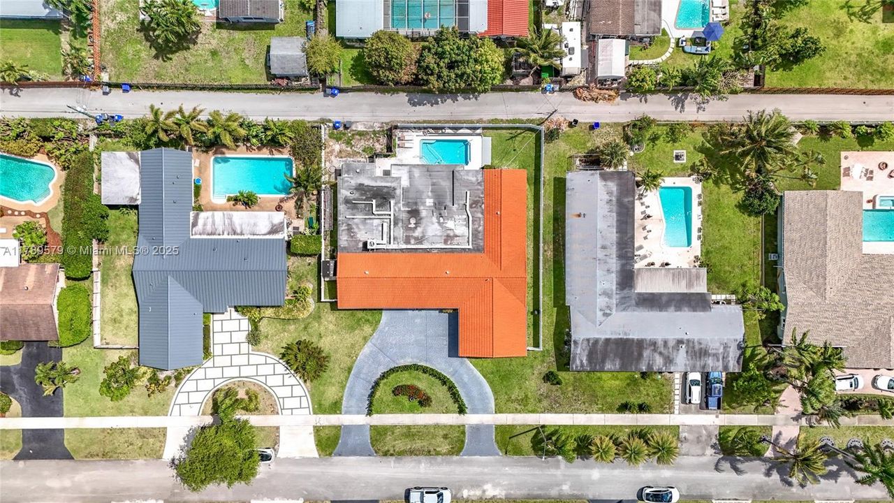 Недавно арендовано: $7,700 (5 спален, 4 ванн, 3857 Квадратных фут)