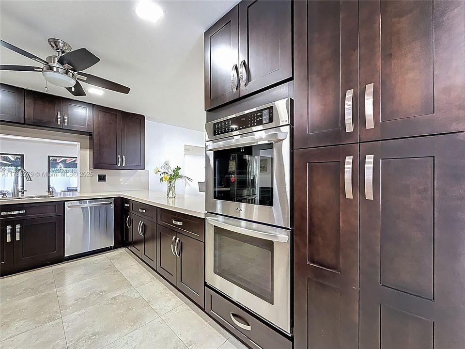 Недавно арендовано: $7,700 (5 спален, 4 ванн, 3857 Квадратных фут)