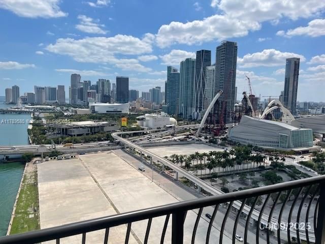 For Sale: $259,900 (1 beds, 1 baths, 840 Square Feet)