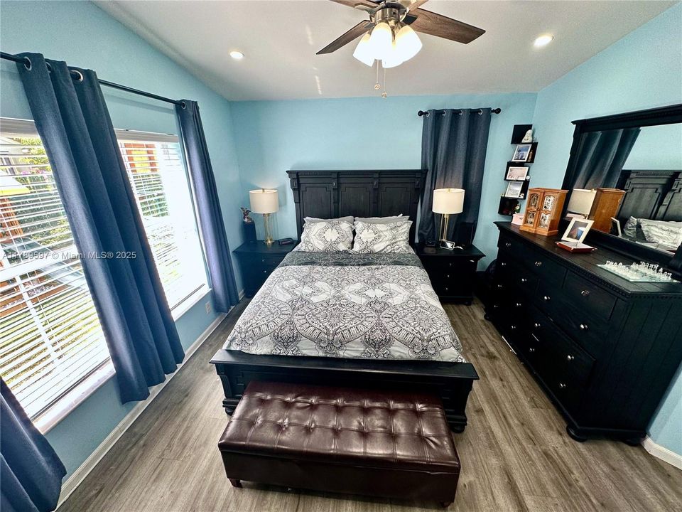 Recently Sold: $574,933 (3 beds, 2 baths, 1665 Square Feet)