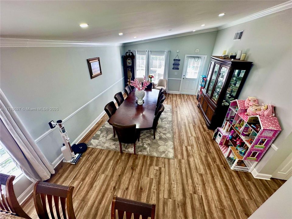 Recently Sold: $574,933 (3 beds, 2 baths, 1665 Square Feet)