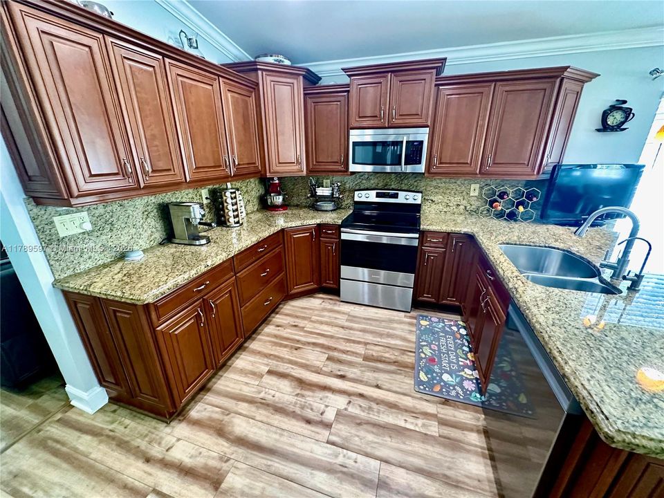 Recently Sold: $574,933 (3 beds, 2 baths, 1665 Square Feet)