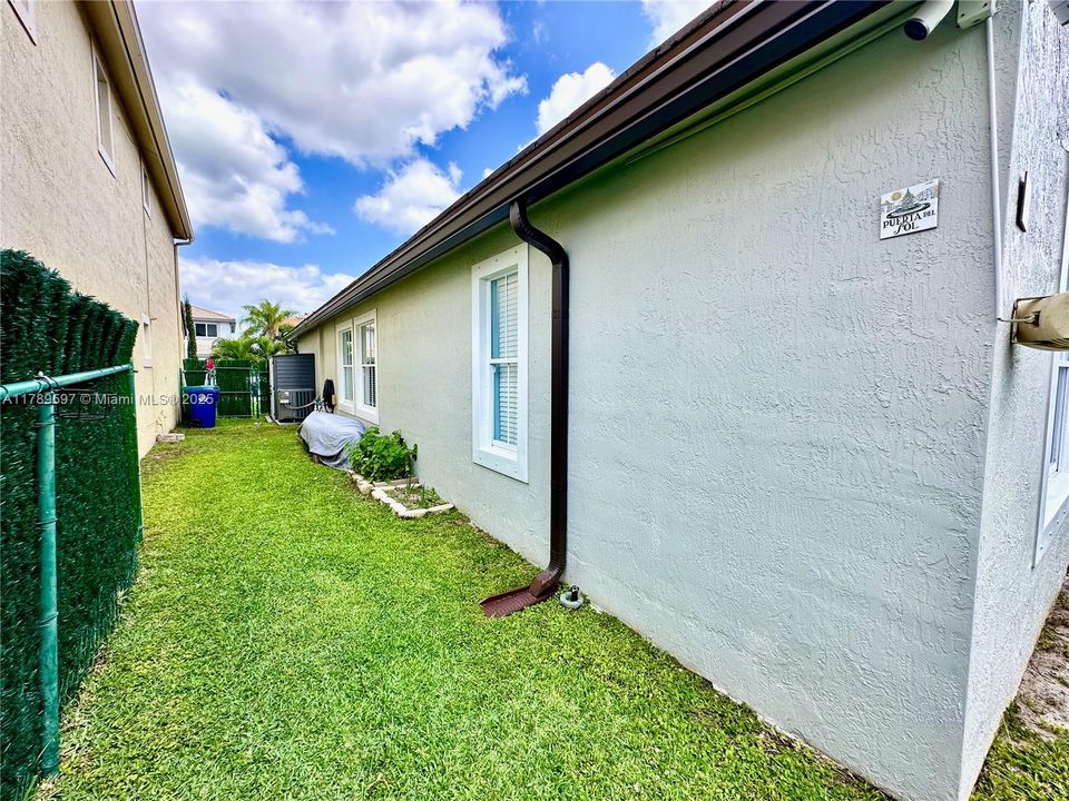 Recently Sold: $574,933 (3 beds, 2 baths, 1665 Square Feet)