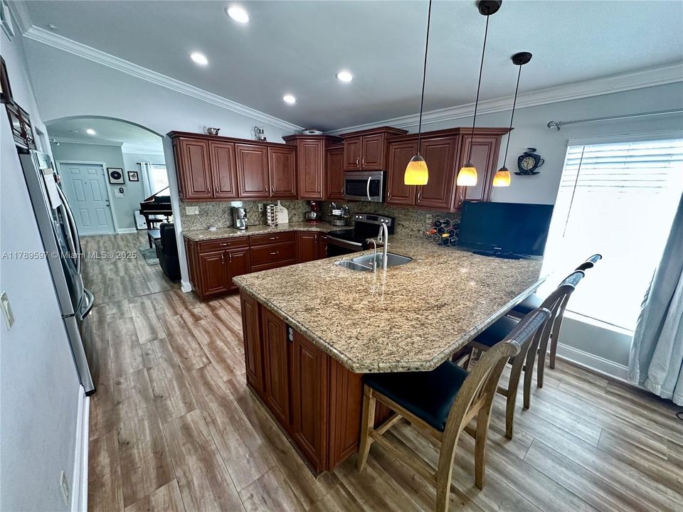 Recently Sold: $574,933 (3 beds, 2 baths, 1665 Square Feet)