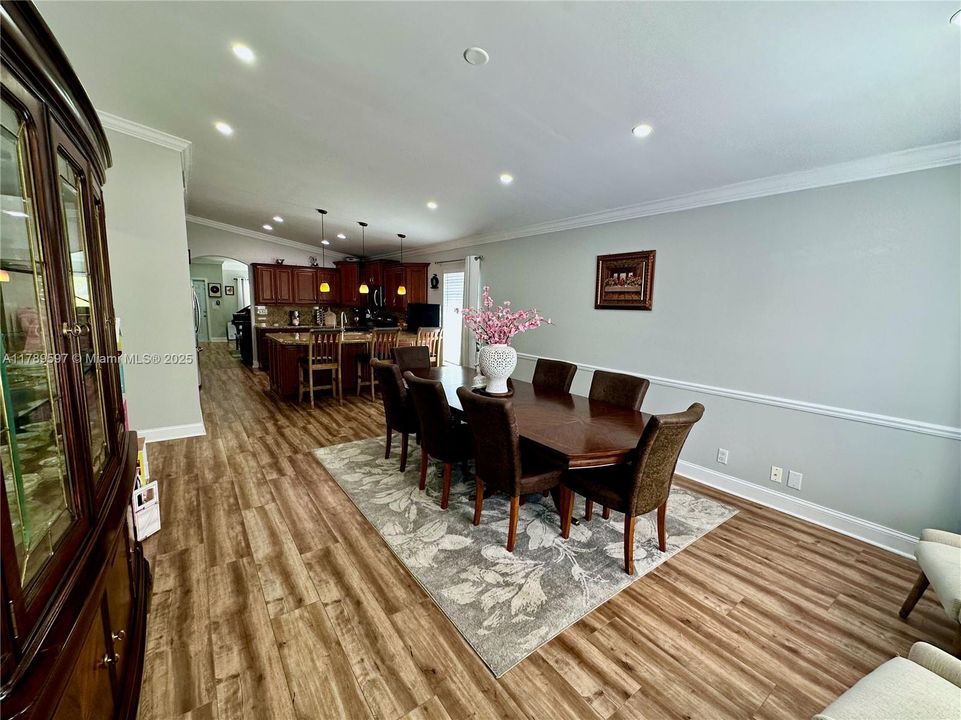 Recently Sold: $574,933 (3 beds, 2 baths, 1665 Square Feet)