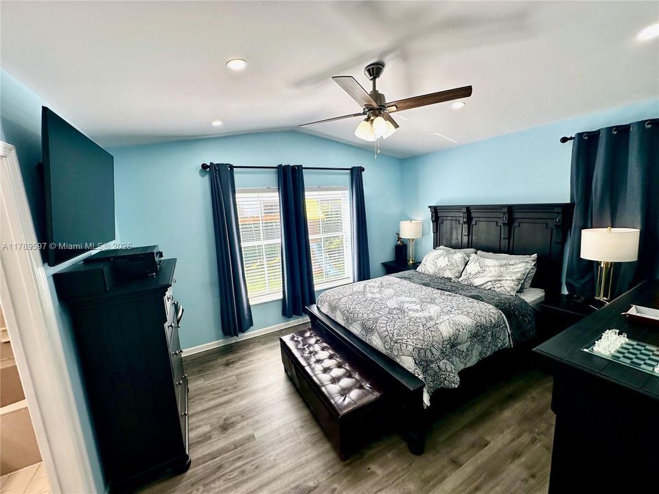 Recently Sold: $574,933 (3 beds, 2 baths, 1665 Square Feet)