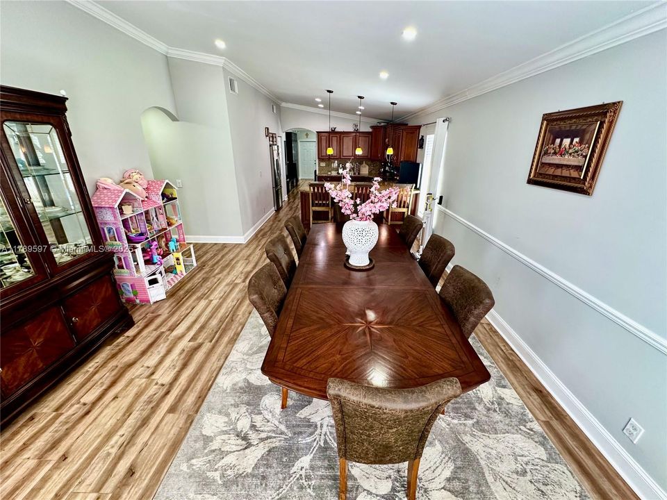 Recently Sold: $574,933 (3 beds, 2 baths, 1665 Square Feet)