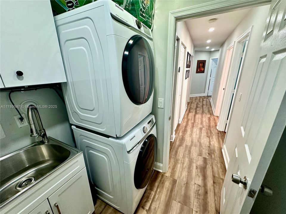 Recently Sold: $574,933 (3 beds, 2 baths, 1665 Square Feet)