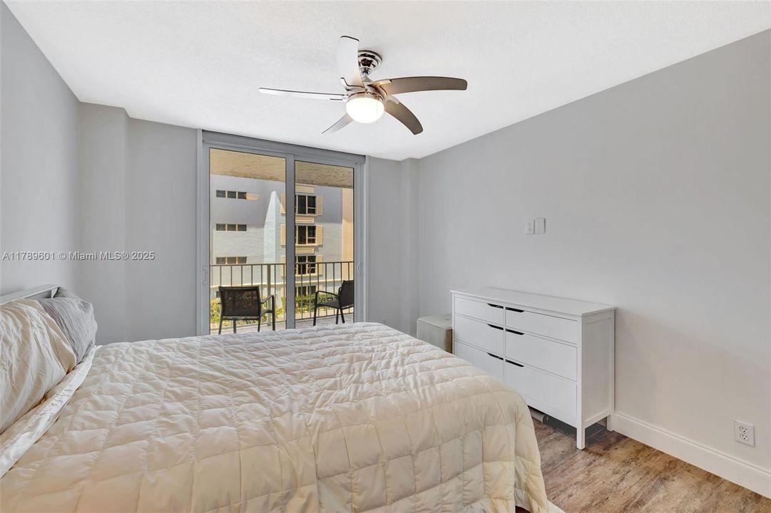 待售: $625,000 (2 贝兹, 2 浴室, 1326 平方英尺)