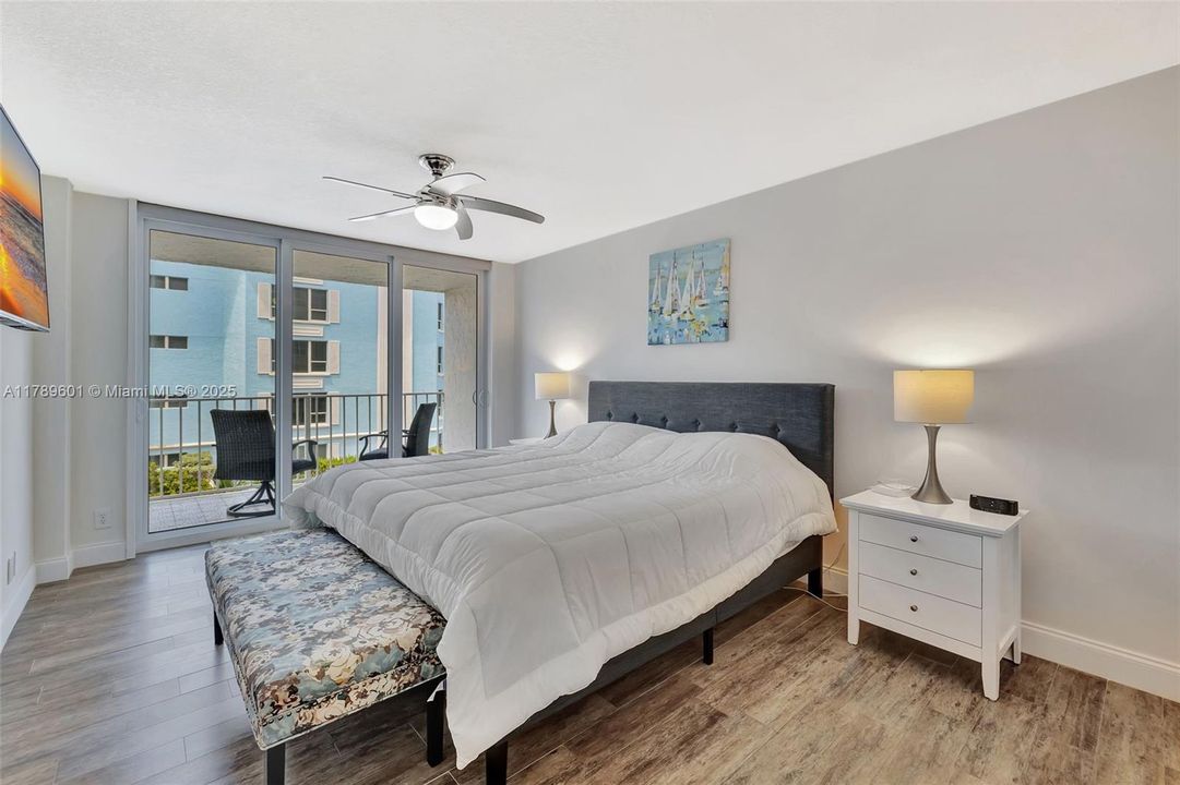 待售: $625,000 (2 贝兹, 2 浴室, 1326 平方英尺)