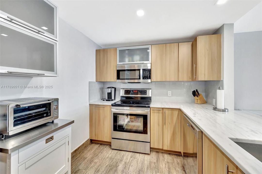 待售: $625,000 (2 贝兹, 2 浴室, 1326 平方英尺)