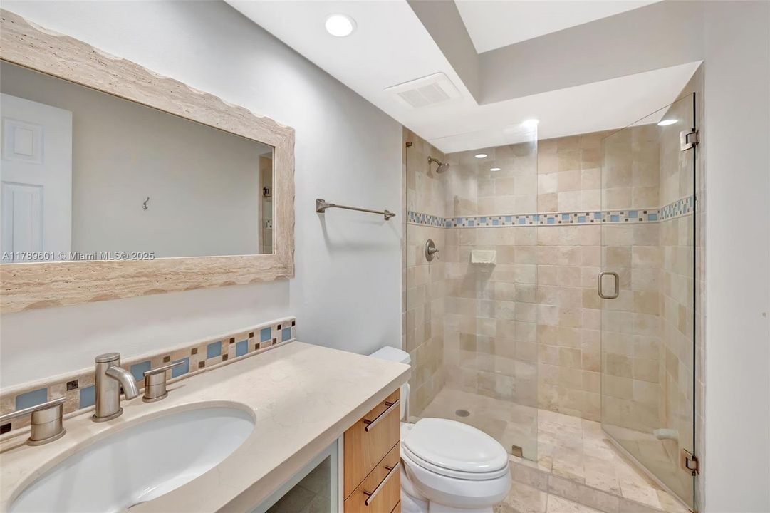 待售: $625,000 (2 贝兹, 2 浴室, 1326 平方英尺)