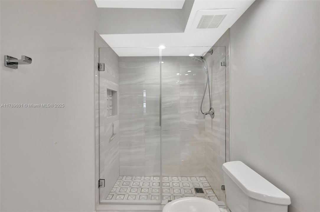 待售: $625,000 (2 贝兹, 2 浴室, 1326 平方英尺)