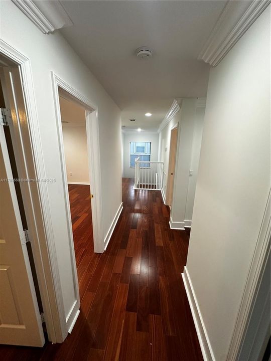 Под контрактом: $4,500 (6 спален, 3 ванн, 3662 Квадратных фут)