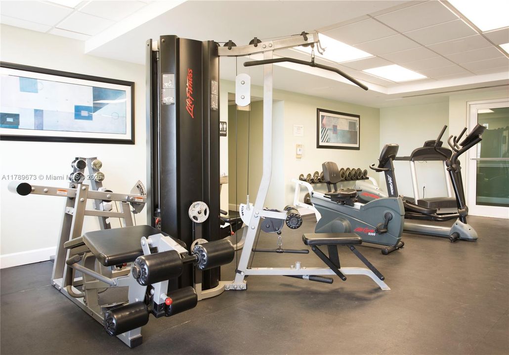 For Sale: $380,000 (2 beds, 1 baths, 1013 Square Feet)