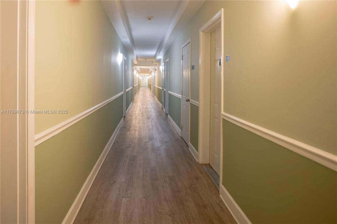 For Sale: $380,000 (2 beds, 1 baths, 1013 Square Feet)