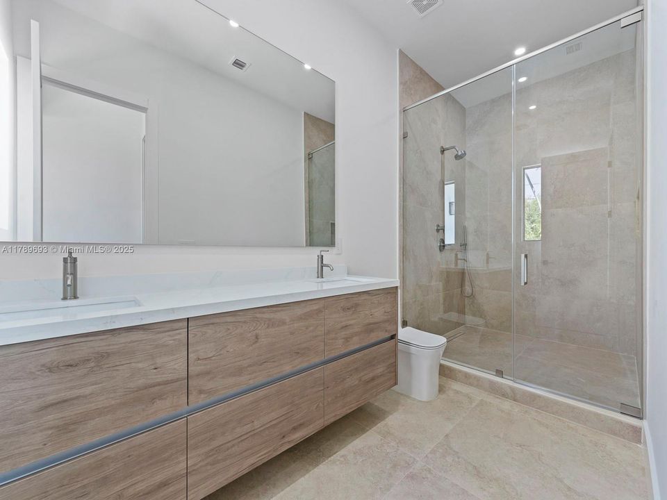 Recientemente alquilado: $8,500 (3 camas, 3 baños, 0 Pies cuadrados)