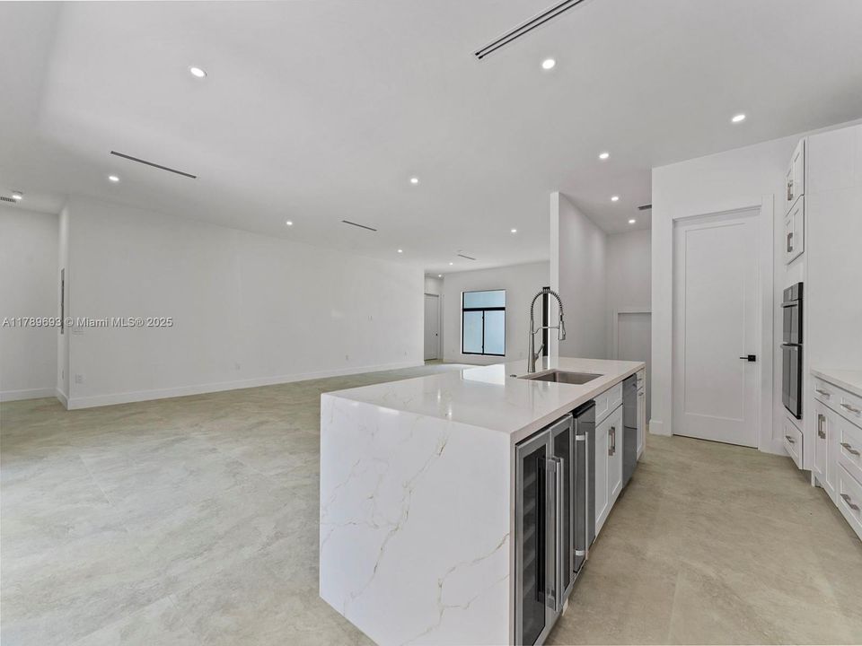 Recientemente alquilado: $8,500 (3 camas, 3 baños, 0 Pies cuadrados)