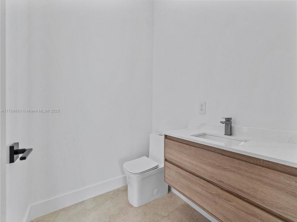 Recientemente alquilado: $8,500 (3 camas, 3 baños, 0 Pies cuadrados)