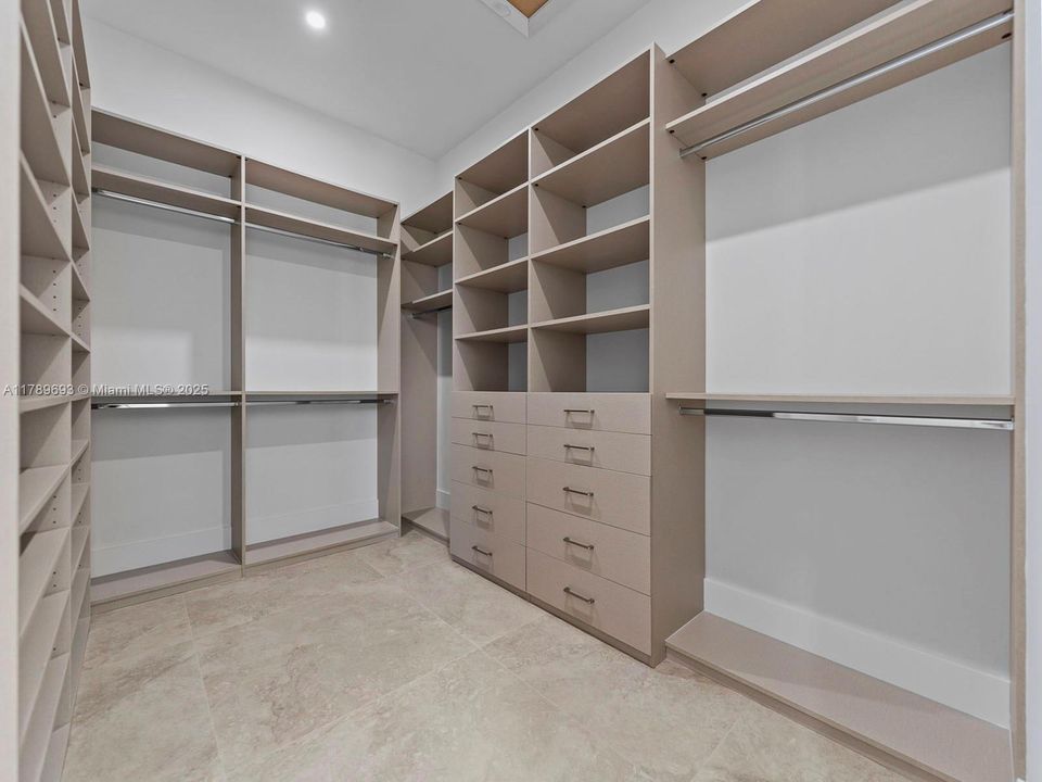 Recientemente alquilado: $8,500 (3 camas, 3 baños, 0 Pies cuadrados)