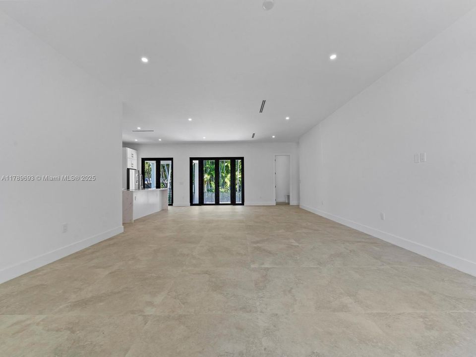 Recientemente alquilado: $8,500 (3 camas, 3 baños, 0 Pies cuadrados)