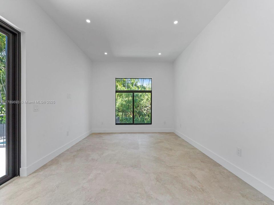 Recientemente alquilado: $8,500 (3 camas, 3 baños, 0 Pies cuadrados)