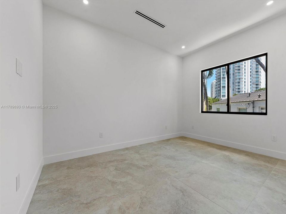 Recientemente alquilado: $8,500 (3 camas, 3 baños, 0 Pies cuadrados)