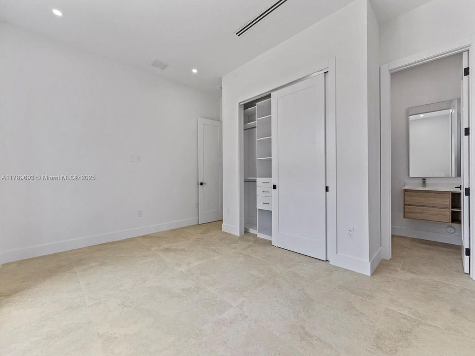 Recientemente alquilado: $8,500 (3 camas, 3 baños, 0 Pies cuadrados)