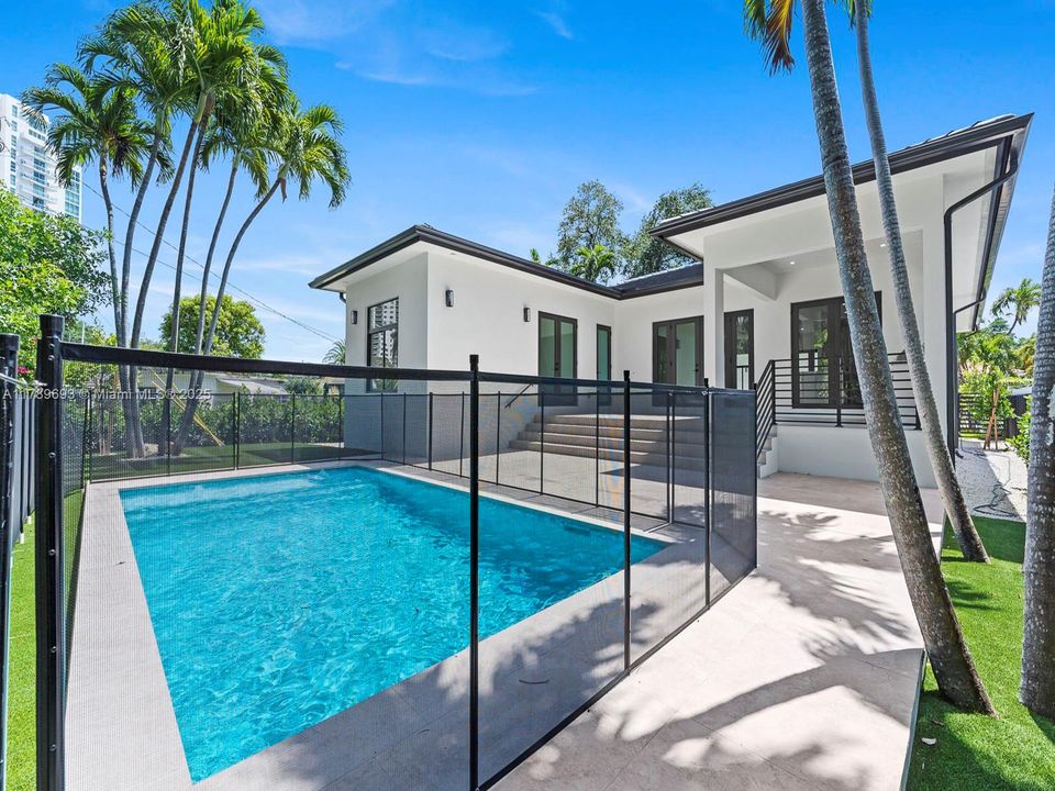 Recientemente alquilado: $8,500 (3 camas, 3 baños, 0 Pies cuadrados)