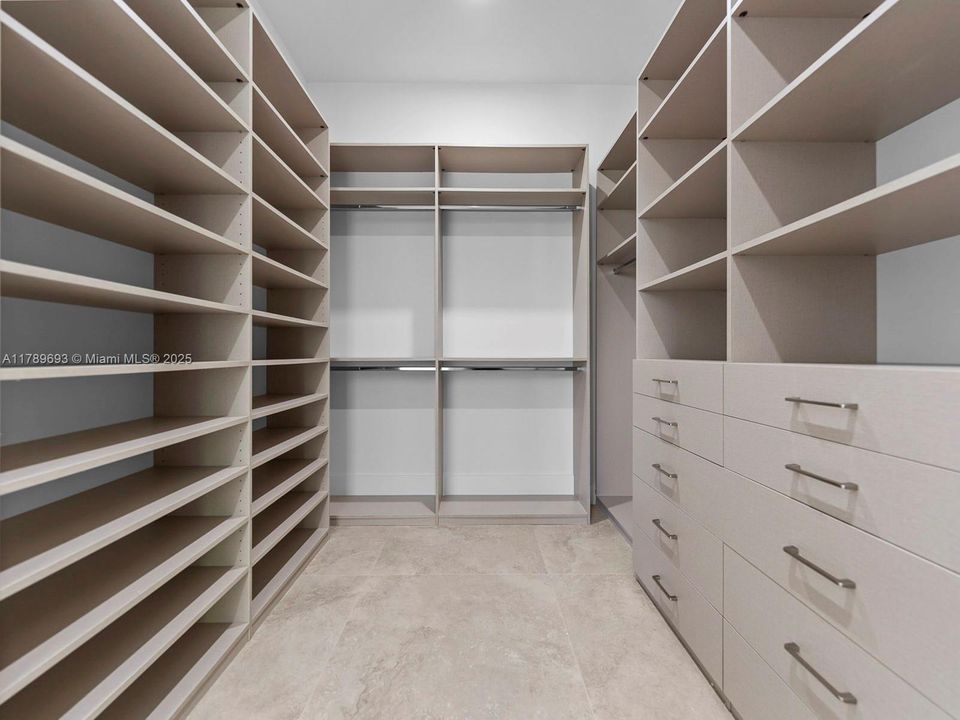 Recientemente alquilado: $8,500 (3 camas, 3 baños, 0 Pies cuadrados)