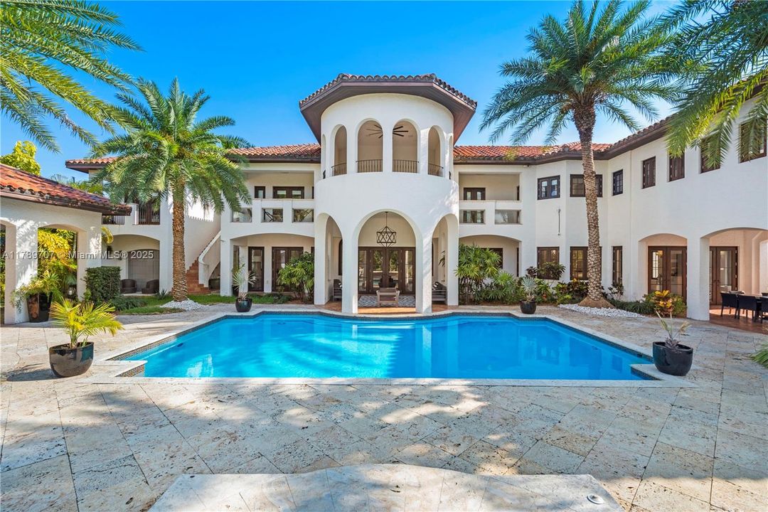 出租: $70,000 (10 贝兹, 9 浴室, 8573 平方英尺)