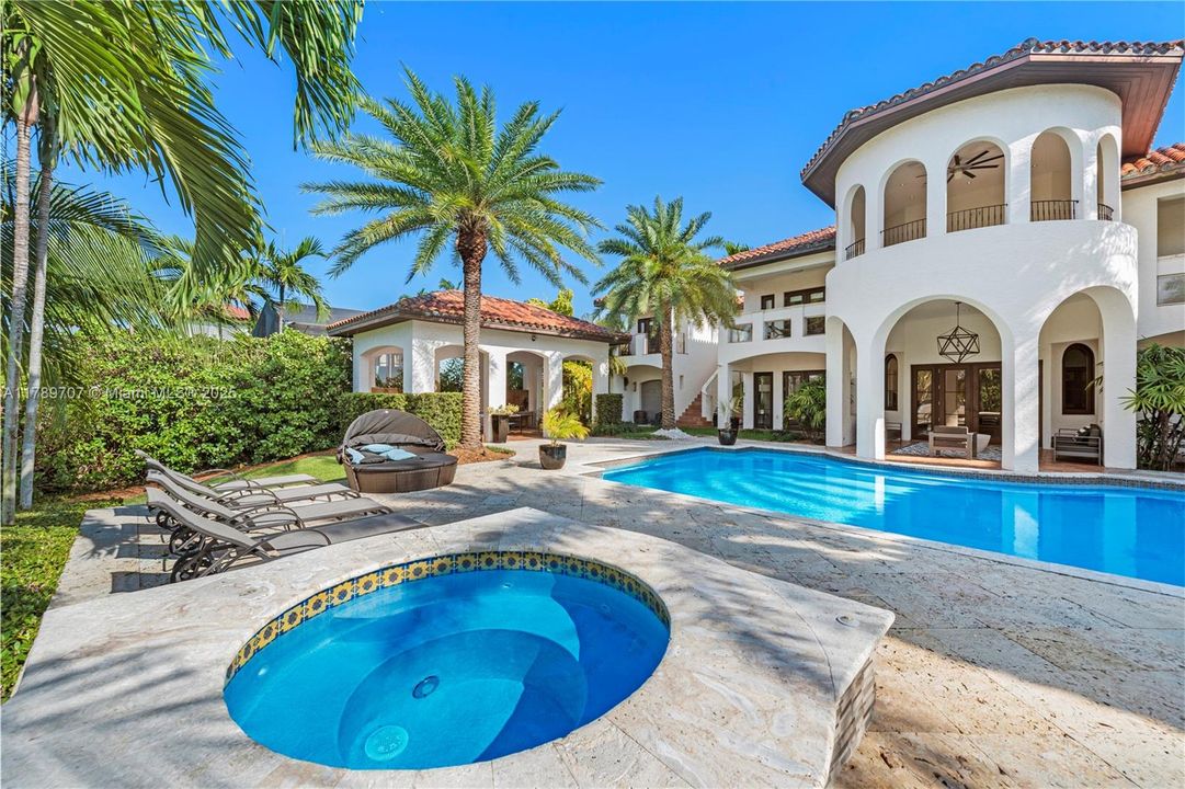 出租: $70,000 (10 贝兹, 9 浴室, 8573 平方英尺)