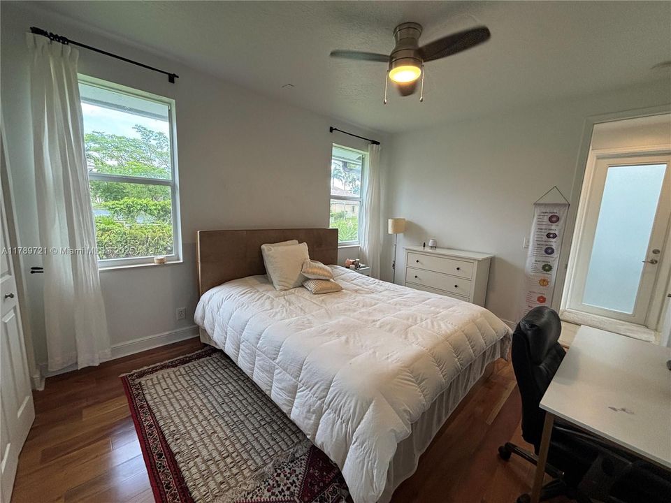 Под контрактом: $1,590,000 (4 спален, 3 ванн, 0 Квадратных фут)