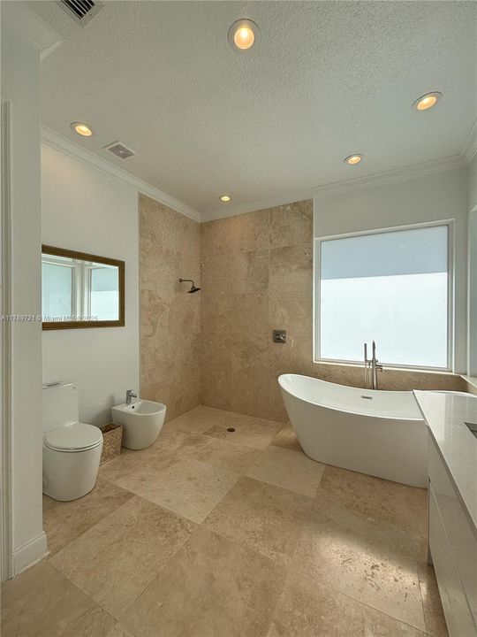 Под контрактом: $1,590,000 (4 спален, 3 ванн, 0 Квадратных фут)