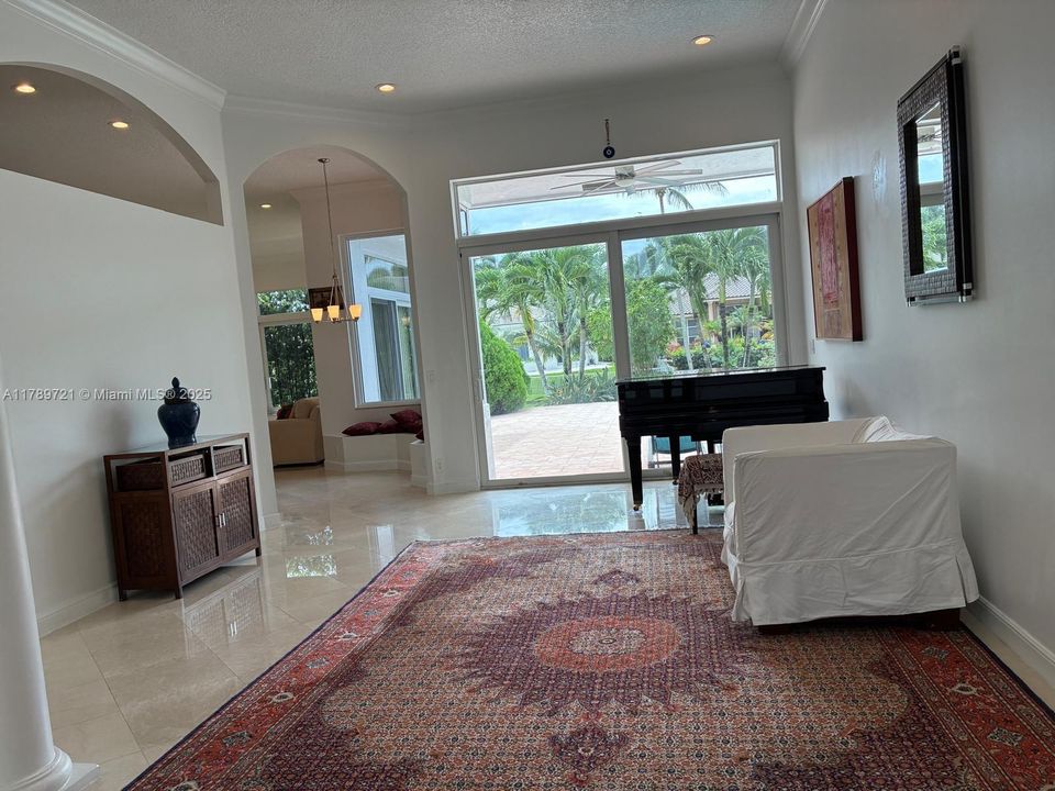 Под контрактом: $1,590,000 (4 спален, 3 ванн, 0 Квадратных фут)