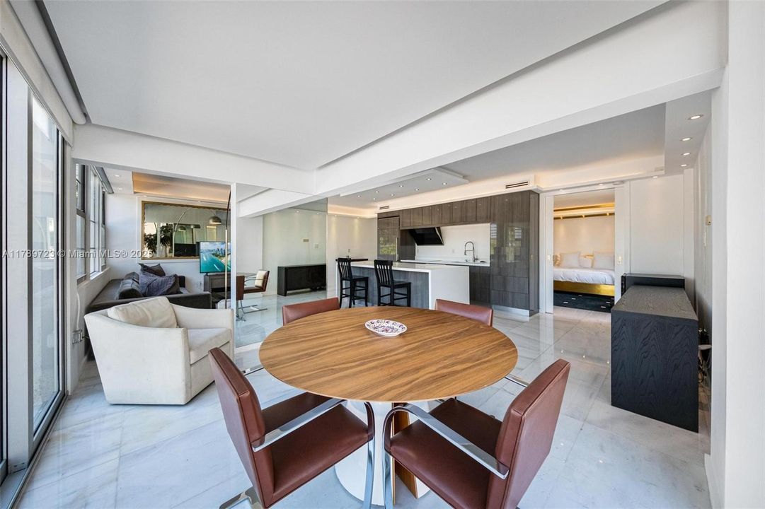 На продажу: $850,000 (2 спален, 3 ванн, 1283 Квадратных фут)