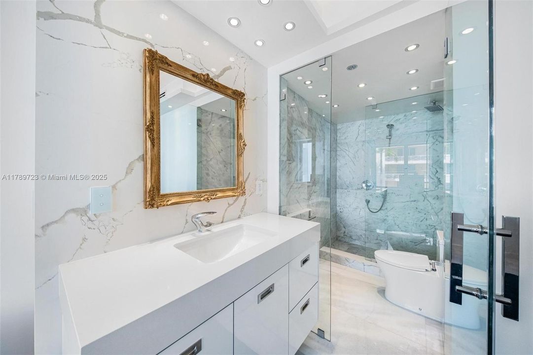 На продажу: $850,000 (2 спален, 3 ванн, 1283 Квадратных фут)