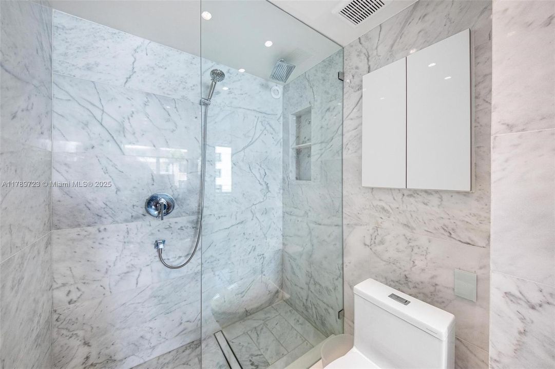 На продажу: $850,000 (2 спален, 3 ванн, 1283 Квадратных фут)