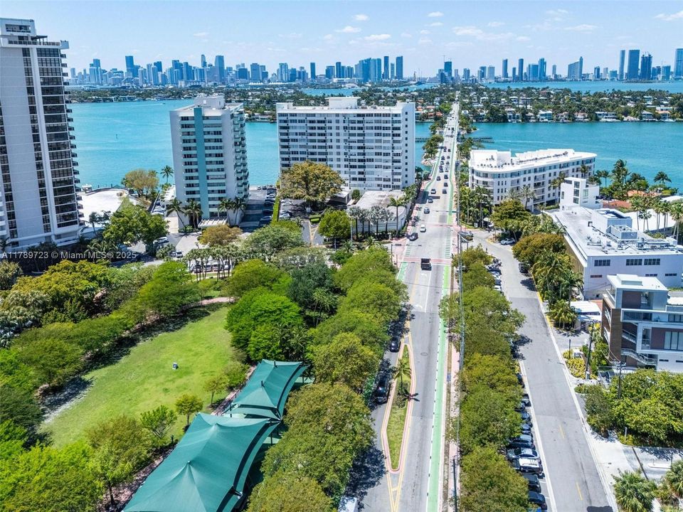 На продажу: $850,000 (2 спален, 3 ванн, 1283 Квадратных фут)