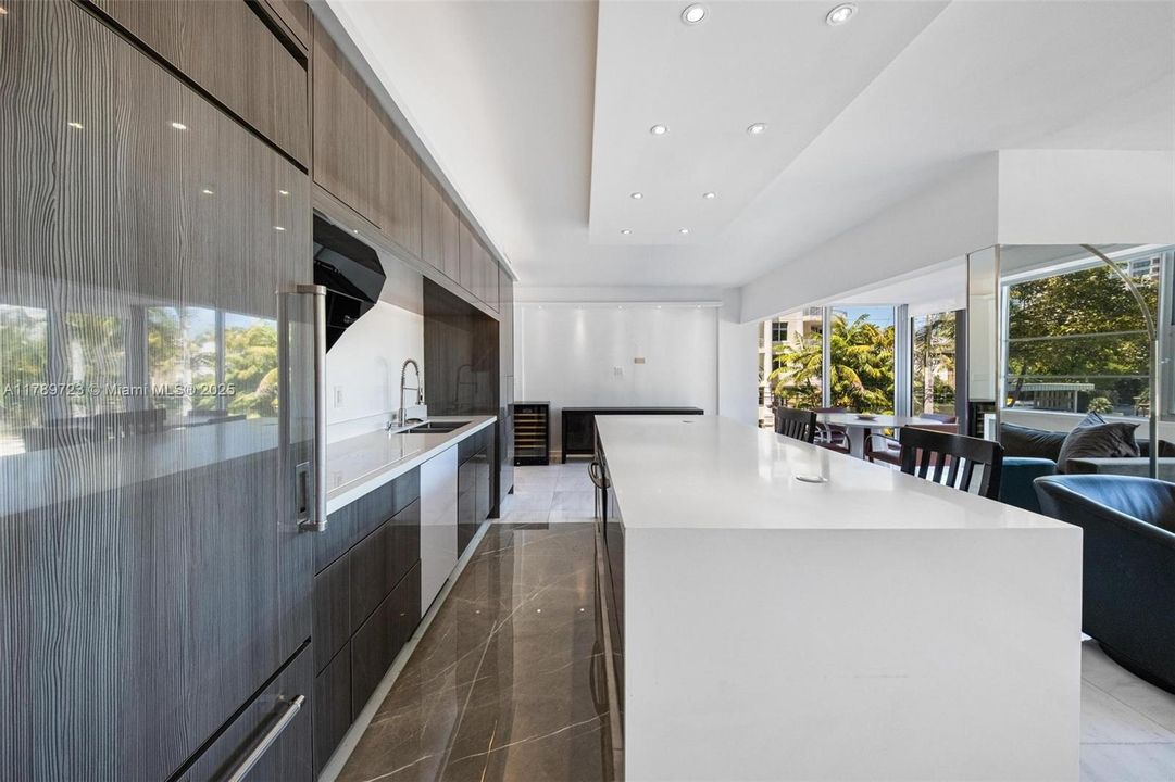 На продажу: $850,000 (2 спален, 3 ванн, 1283 Квадратных фут)