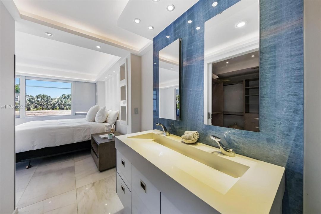 На продажу: $850,000 (2 спален, 3 ванн, 1283 Квадратных фут)